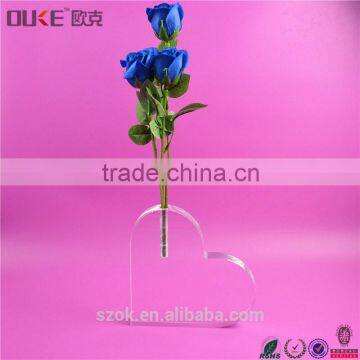 Fashion Design Heart Shaped Clear Acrylic Vase