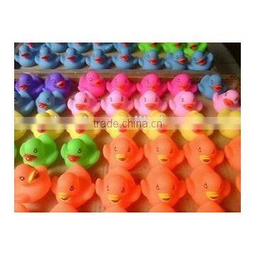 Hot sale tub floating rubber duck PVC baby bath swimming duck