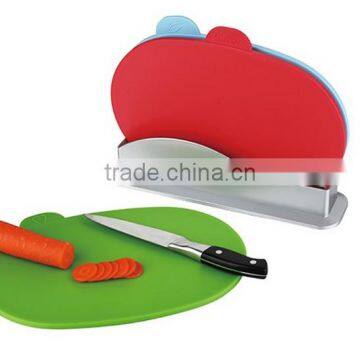 Useful 4pcs plastic oval cutting board set with stand for Kitchen/plastic oval chopping board