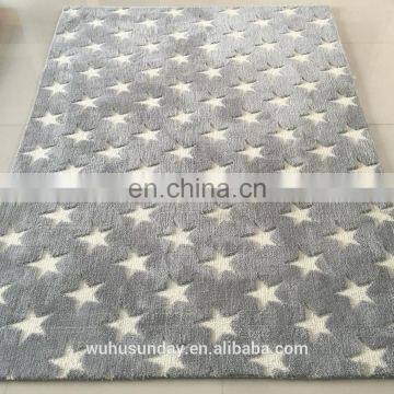 Modern Machine Knitted Rug with Polyester Pile