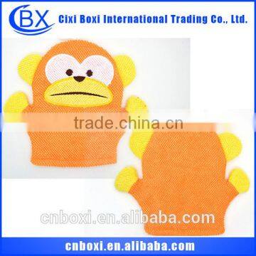 China wholesale animal cartoon/custom lovely baby bath glove,body peeling glove