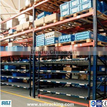 Carton flow pipe rack with wheels