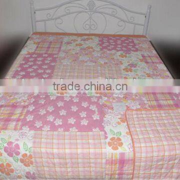 2015 Fashionable fake patchwork printed microfiber qulit