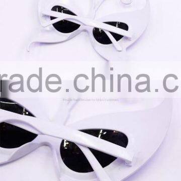 No.1 Yiwu Exporting Commission Agent Wanted Cute Butterfly Shaped Blue Holiday Eyewear Sunglasses for Party photo-3