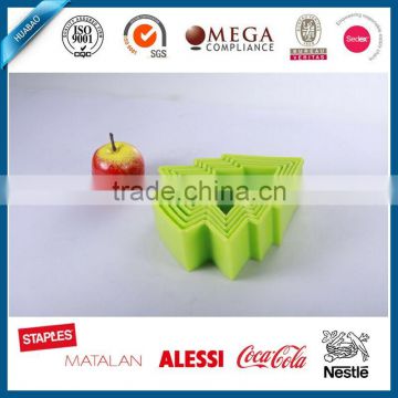 cute innocuity tree shape plastic cookie cutter set