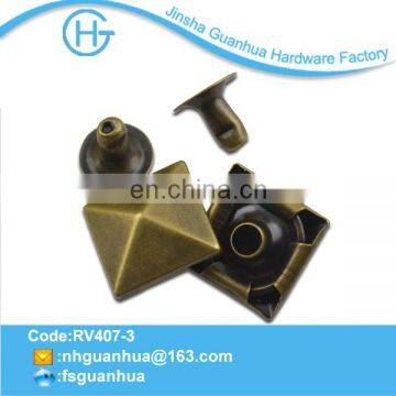 New fashion design metal pyramid rivet