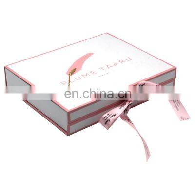 High Quality Recycled Packaging Paper Printed Magnetic Closure Gift Apparel Boxes With Ribbon