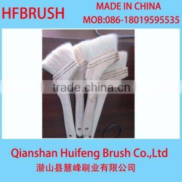 Long handle wool brush