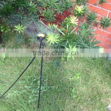 Bridgeless micro irrigation sprinkler heads