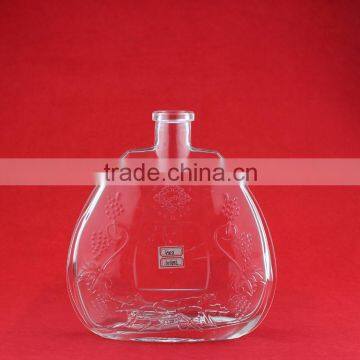 Alibaba China wholesale engarve heart shape bottles clear liquor 1L bottle capacity glass milk bottles