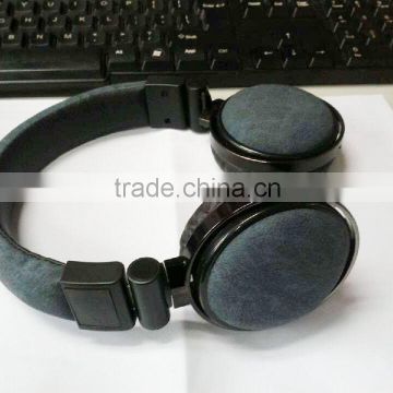 Noise Cancelling In Ear Headphone With Microphone