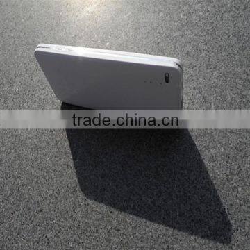 March Power Bank 3 in 1 Power Bank 4000mAh Extra-Slim Plated Metal Middle Frame photo-3