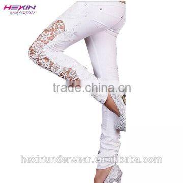 Women Stock Lots Fashion Damaged Jeans Wholesale Price