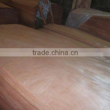 China HOT SALE High Quality AB Grade Mahogany Veneer Wood Sheets/redwood Veneer/rotary Peeled Face Veener photo-3