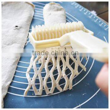 Pastry Lattice Roller cutter of cake tools.