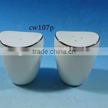 set of 2 pcs of porcelain salt & pepper shaker set