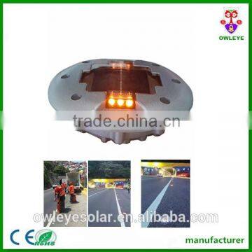 Highway embedded aluminium led solar road spike/Waterproof IP68 led solar road marker light