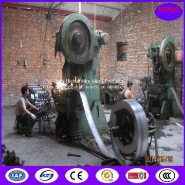 Electric Galvanized BTO 22 Razor Wire is Installed on Top of Fence or Wall Top photo-4