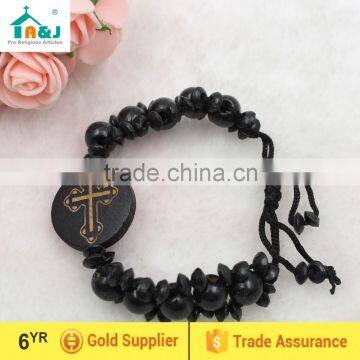 Religiou cross wooden beads bracelet