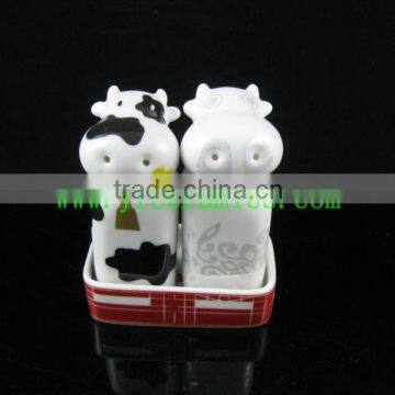 YF17004 porcelain salt and pepper shaker set in 2 pieces