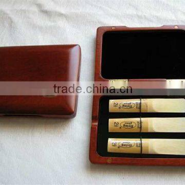 saxophone reeds wooden case