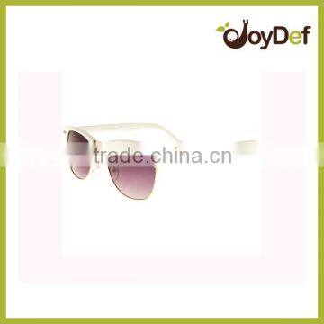 The stylish design half frame eyewear holiday natural sunglasses with nice lens