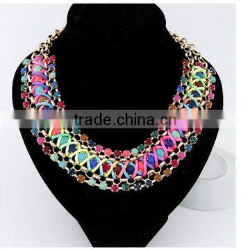 Europe and America Fashion Elegant Shining Crystal and Resin Alloy Charm& Statement Necklace in Stock