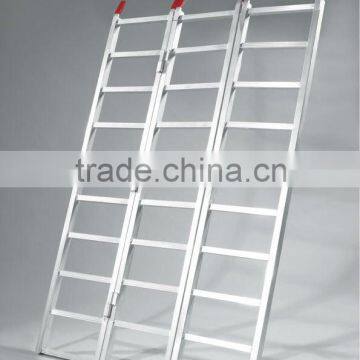 Tri-Fold aluminium loading ramp