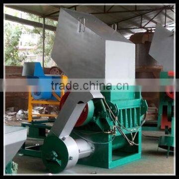 Plastic crusher in crushing television cabinet/refrigerator shell