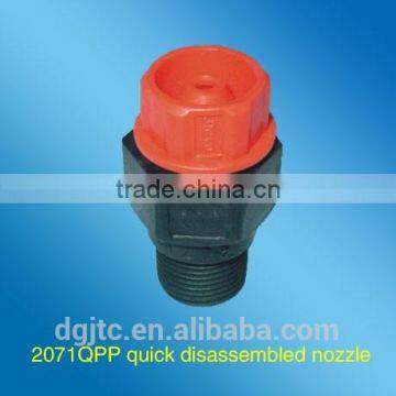 Fast release plastic PCB spray nozzle for cleaning