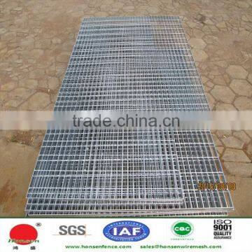 Hot dip galvanized serrated flat bar steel grating with twisted square rod for stairs and treads