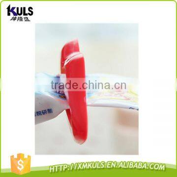 Multi-function Lips Creative Lovely Toothpaste Squeezer photo-4