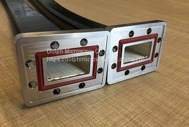 Twistable and Seamless Flexible Waveguide