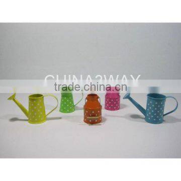 Mini tin milk jug as gift for kids