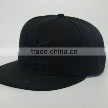 Black Custom Adjustable Embroidery Plain Snapback Caps Wholesale