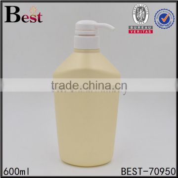 Wholesale 2017 hot new products personal care cosmetic empty 600ml pet plastic bottle pump