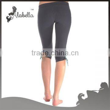 Custom Ladies' Capri Fashion Wholesale Capri Yoga Pants photo-3