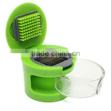 Garlic Chopper Plastic Stainless Steel Mini Garlic Press Chopper Cutter Garlic Grinding Mashing Machine Kitchen Hand Tool KC1403