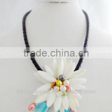 Clearence!!! 3pieces/lot fashion popular pearl and shell white flower necklace for wedding.free shipping