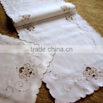 hand lace table runner