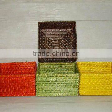 Multicolor handmade rattan tray