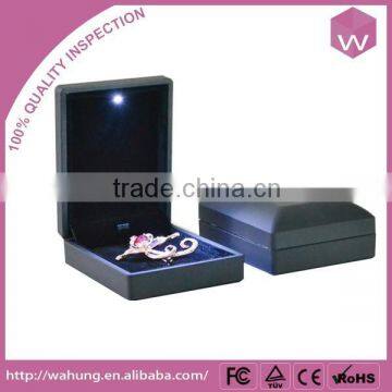 Luxury LED Pendant Gift Box Wholesale & Black Plastic Jewelry Pendant Box