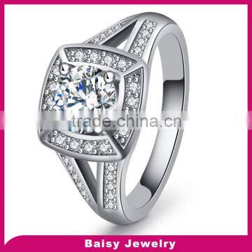 wholesale Fashion Jewelry 925 silver ring with clear zircon meda in china