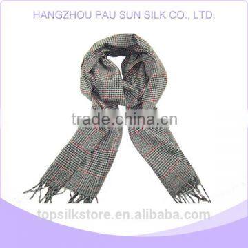 Beautigful flower printed wool scarf