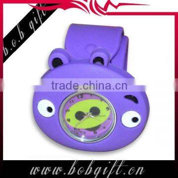 2014 cheap fashion cute dog shaped silicone quartz watch for kids