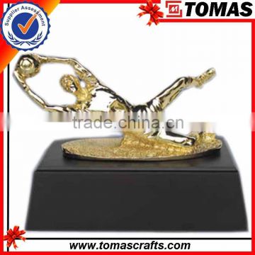 2016 new design metal award trophy custom trophy pewter trophy for desk decoration