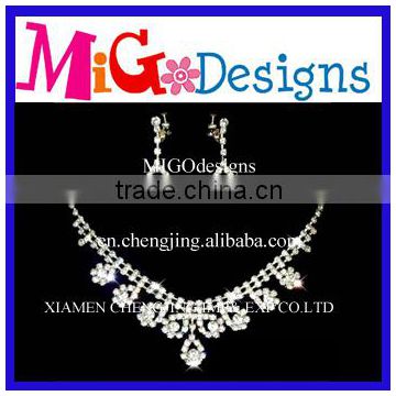 Wholesale Traditional Designs Fashion American Diamond Necklace Sets