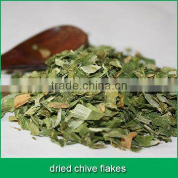 dried chive flakes