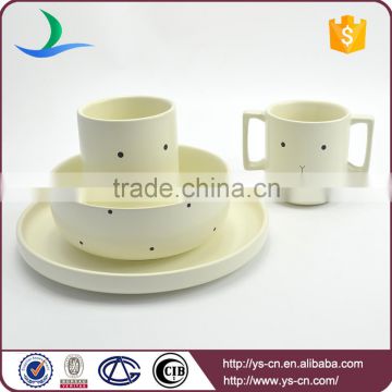 Pretty matt ceramic smiley face design earthenware dinnerware