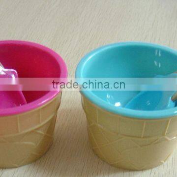 plastic ice cream dish and spoon classic